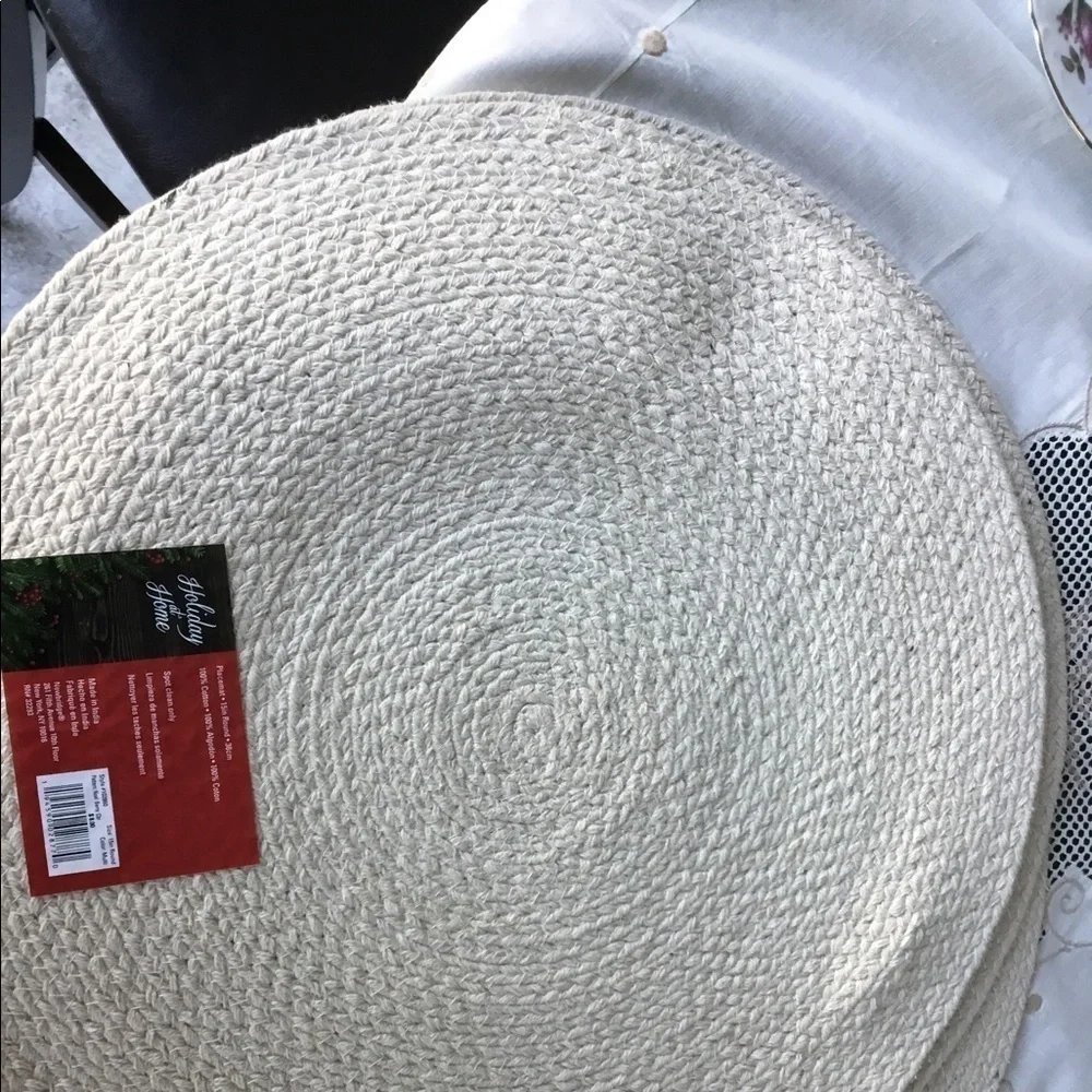 4 HOLIDAY‎ ROUND PLACEMAT